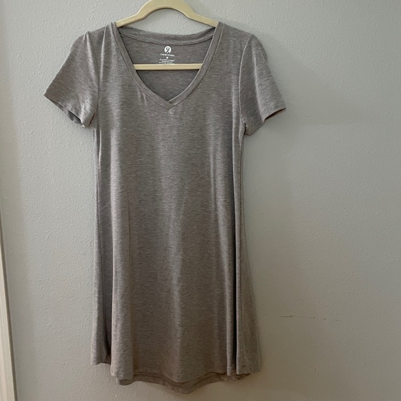 EUC size medium gray short sleeve long top - Picture 1 of 2